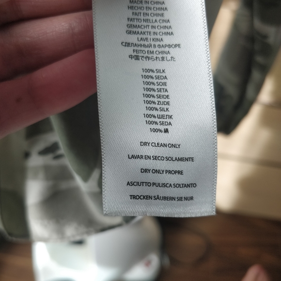 Michael Kors Camo Peasant Top (100% silk) - Picture 3 of 3